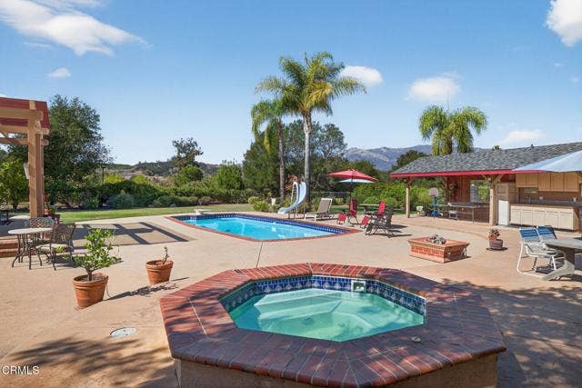 83-web-or-mls-UpmarketMedia-1125Spr-239