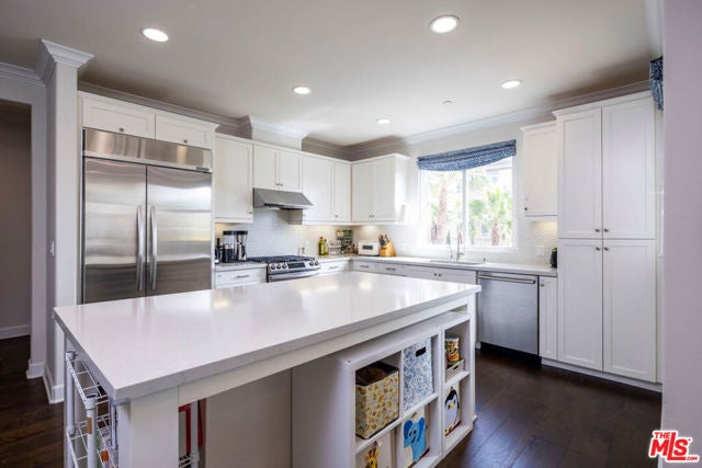 Property photo for 12875 RUNWAY Road, #3, Playa Vista, CA
