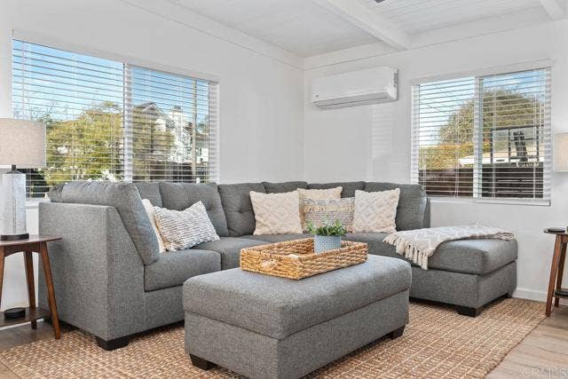 245 Hemlock AVE, Carlsbad, CA 92008
