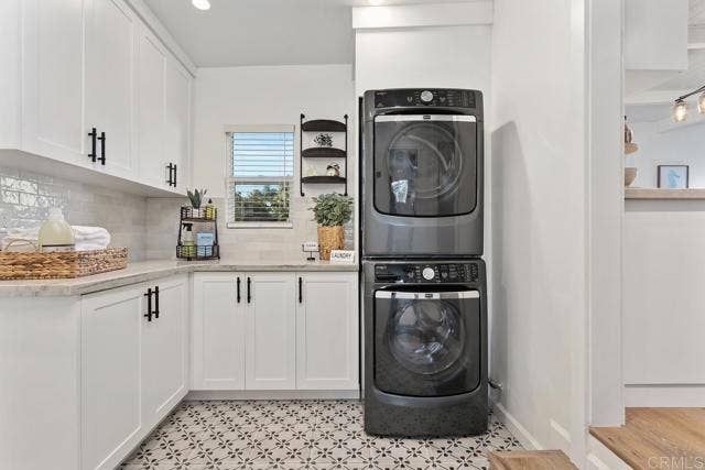 245 Hemlock AVE, Carlsbad, CA 92008