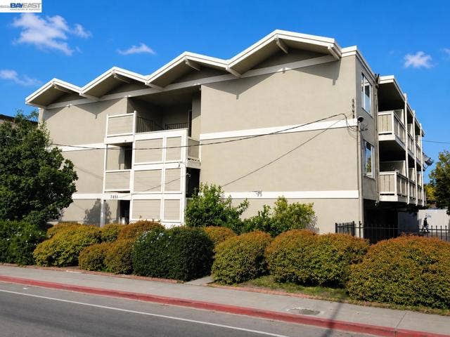 Property photo for 2451 Middlefield Rd, Redwood City, CA