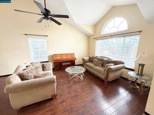 8800 Crusheen Way, Sacramento, CA 95828 Formal Living Room