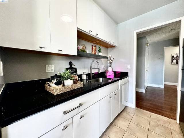 6 Commodore Drive, #C337, Emeryville, CA 94608 6 Commodore Drive, #C337, Emeryville, CA 94608