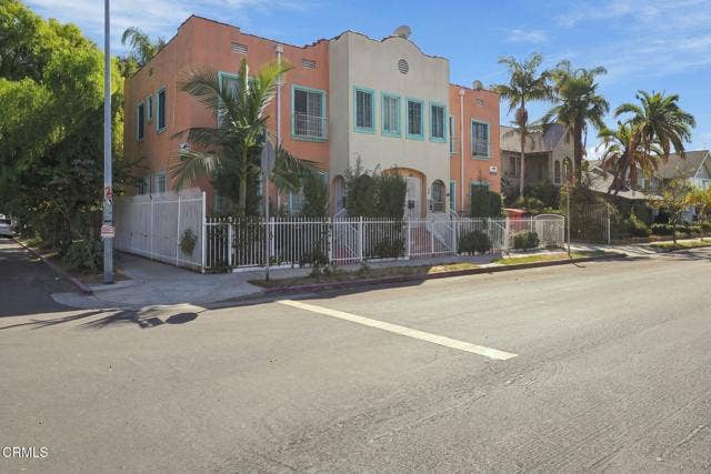 Property photo for 3000 Kenwood AVE, Los Angeles, CA