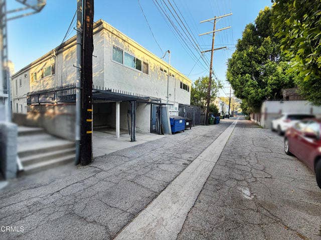 4227 Whitsett AVE, Los Angeles, CA 91604 content (2)