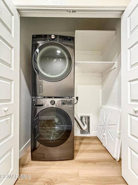 dStairs Landing and Laundry3