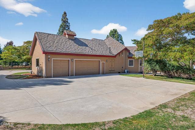 74-web-or-mls-UpmarketMedia-1125Spr-211