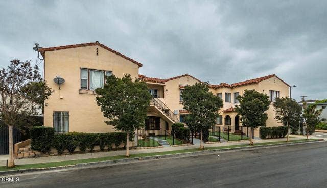 Property photo for 3201 W 21st ST, Los Angeles, CA