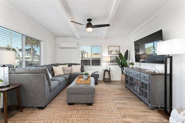 245 Hemlock AVE, Carlsbad, CA 92008
