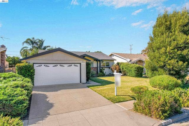 25825 Belhaven St, Hayward, CA 94545 25825 Belhaven St, Hayward, CA 94545