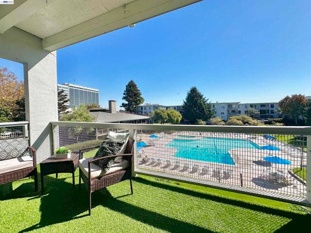 6 Commodore Drive, #C337, Emeryville, CA 94608 6 Commodore Drive, #C337, Emeryville, CA 94608