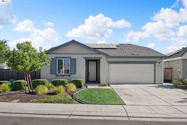 Property photo for 619 Heathridge Street, Manteca, CA