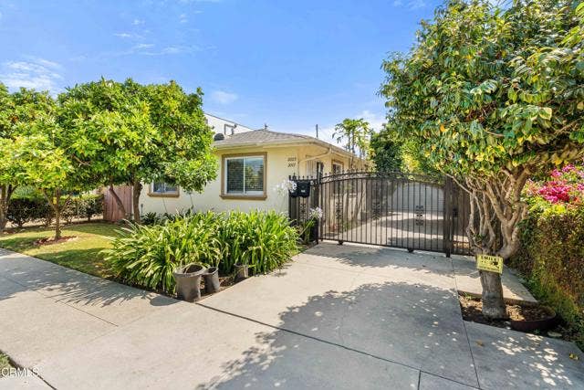 Property photo for 2005 Federal AVE, Los Angeles, CA