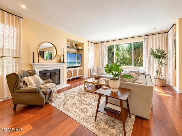 Sunlit Cozy Living Room Retreat