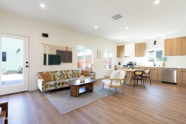 Property photo for 2248 1/2 Gatewood ST, Los Angeles, CA