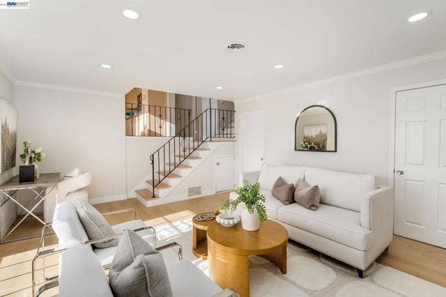 3636 Arcadian Dr, Castro Valley, CA 94546