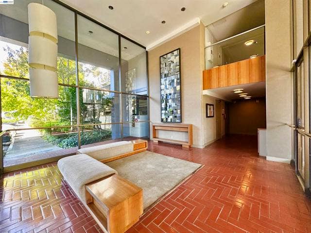 6 Commodore Drive, #C337, Emeryville, CA 94608 6 Commodore Drive, #C337, Emeryville, CA 94608
