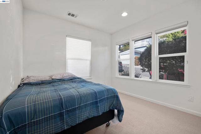 8957 Lawlor St, Oakland, CA 94605