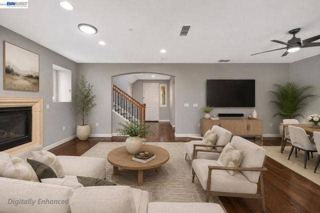 Property photo for 724 N Topiary Ln, Unknown, CA