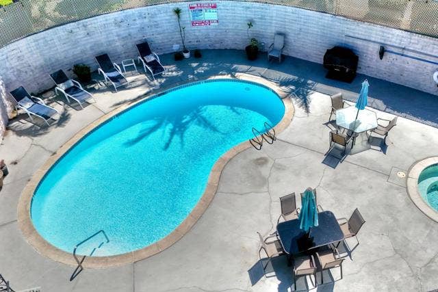 3612 Vista Bella, Oceanside, CA 92056 Swimming Pool/Hot Tub/Sauna