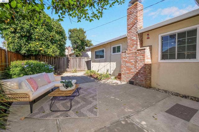 25825 Belhaven St, Hayward, CA 94545 25825 Belhaven St, Hayward, CA 94545