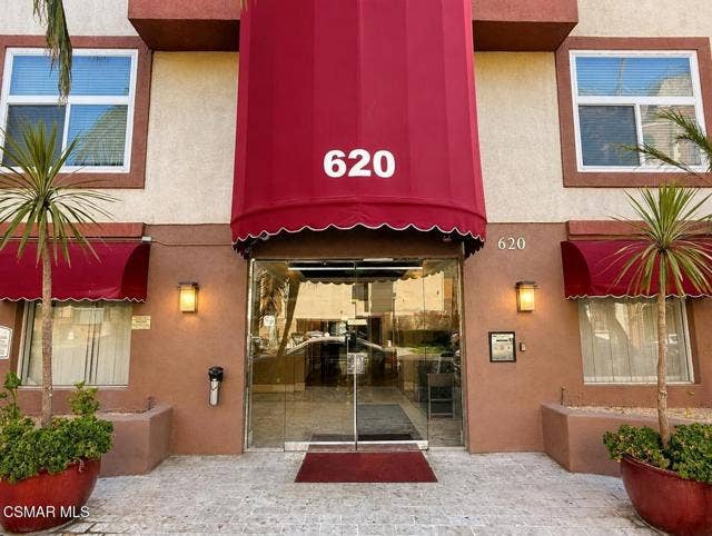 Property photo for 620 Gramercy PL, #236, Los Angeles, CA