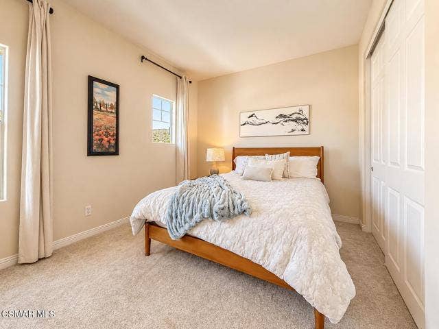 Cozy Modern Bedroom Retreat