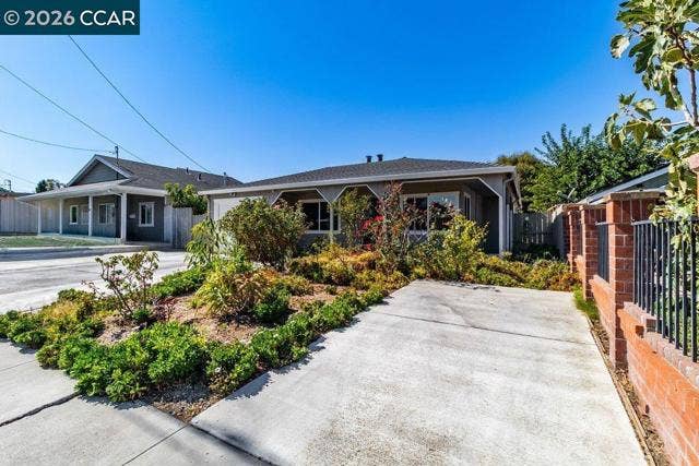 41 Canal Dr, Bay Point, CA 94565