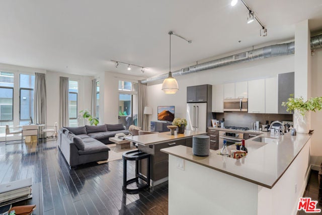 Property photo for 13320 BEACH Avenue, #206, Venice, CA