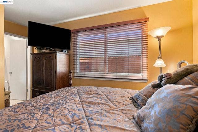 22 John Glenn Cir, Daly City, CA 94015 22 John Glenn Cir, Daly City, CA 94015