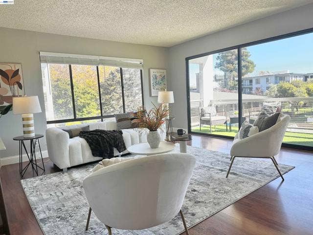 6 Commodore Drive, #C337, Emeryville, CA 94608 6 Commodore Drive, #C337, Emeryville, CA 94608
