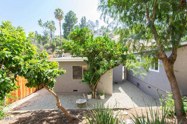 Property photo for 447 James ST, Los Angeles, CA