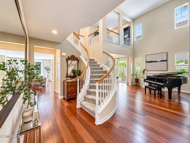 Elegant Curved Staircase Foyer