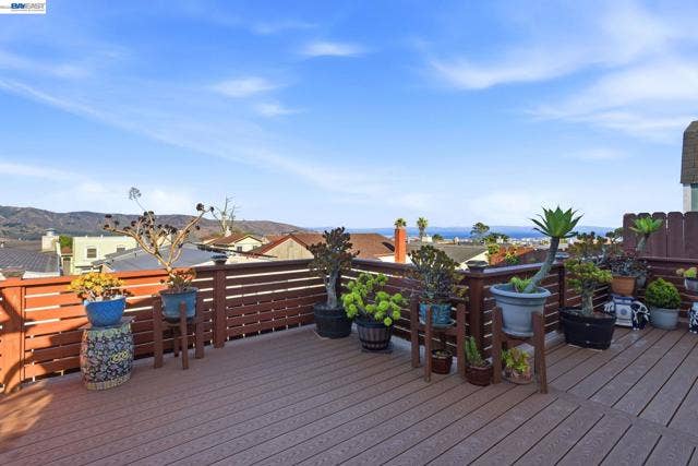 22 John Glenn Cir, Daly City, CA 94015 22 John Glenn Cir, Daly City, CA 94015
