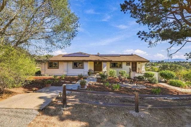590 Elm Tree LN, Fallbrook, CA 92028 590 Elm Tree LN, Fallbrook, CA 92028
