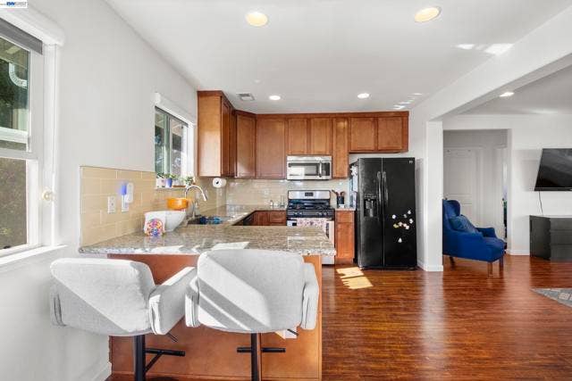 8957 Lawlor St, Oakland, CA 94605