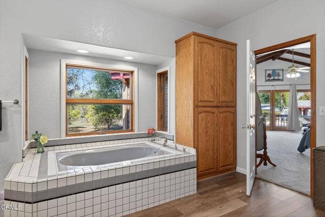 43-web-or-mls-UpmarketMedia-1125Spr-130