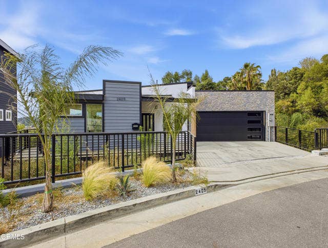 Property photo for 2409 Yorkshire DR, Los Angeles, CA