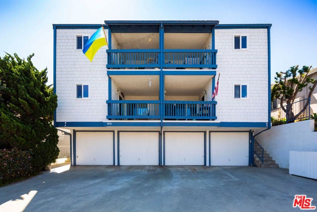 Property photo for 1450 MANHATTAN BEACH Boulevard, #D, Manhattan Beach, CA