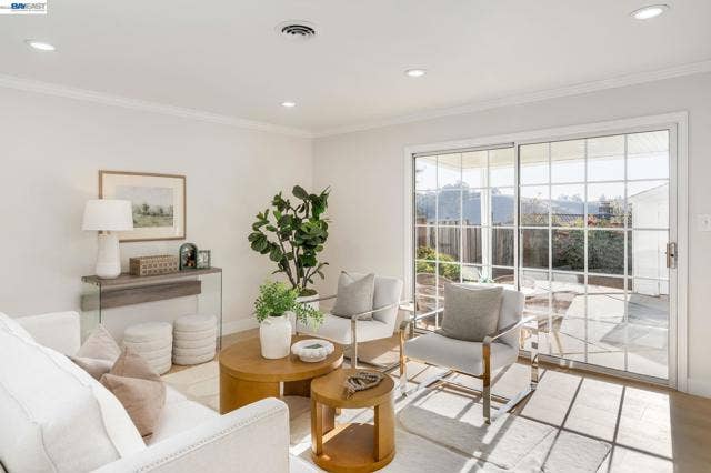 3636 Arcadian Dr, Castro Valley, CA 94546