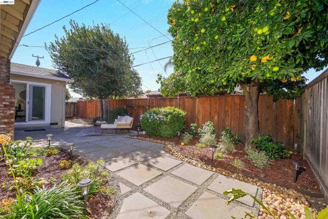 25825 Belhaven St, Hayward, CA 94545 25825 Belhaven St, Hayward, CA 94545