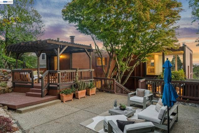 1085 STERLING AVE, Berkeley, CA 94708 1085 STERLING AVE, Berkeley, CA 94708