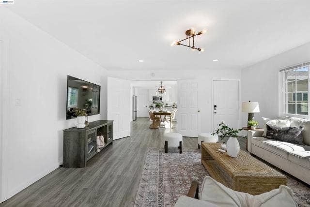 25825 Belhaven St, Hayward, CA 94545 25825 Belhaven St, Hayward, CA 94545