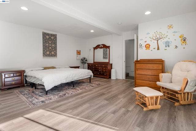 8957 Lawlor St, Oakland, CA 94605