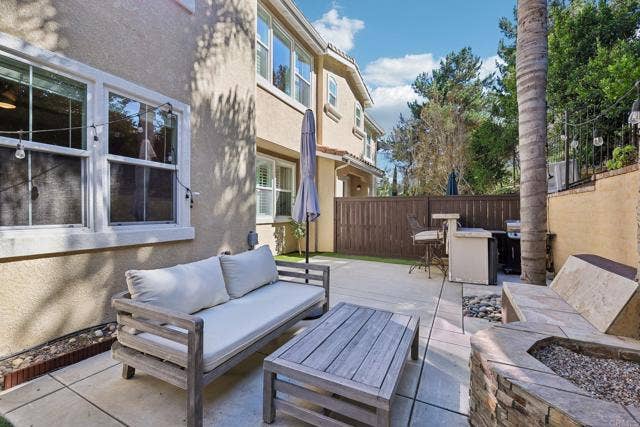 6977 Brass Pl, Carlsbad, CA 92009