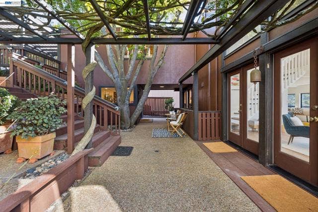 1085 STERLING AVE, Berkeley, CA 94708 1085 STERLING AVE, Berkeley, CA 94708