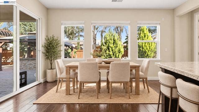 DINING NOOK AREA