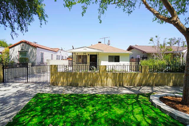Property photo for 2938 Warwick AVE, Los Angeles, CA