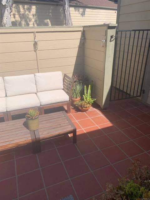 1734 Aldersgate RD, Encinitas, CA 92024