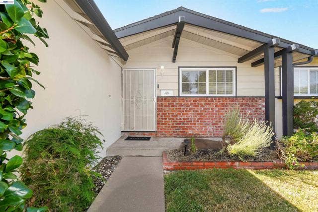 25825 Belhaven St, Hayward, CA 94545 25825 Belhaven St, Hayward, CA 94545